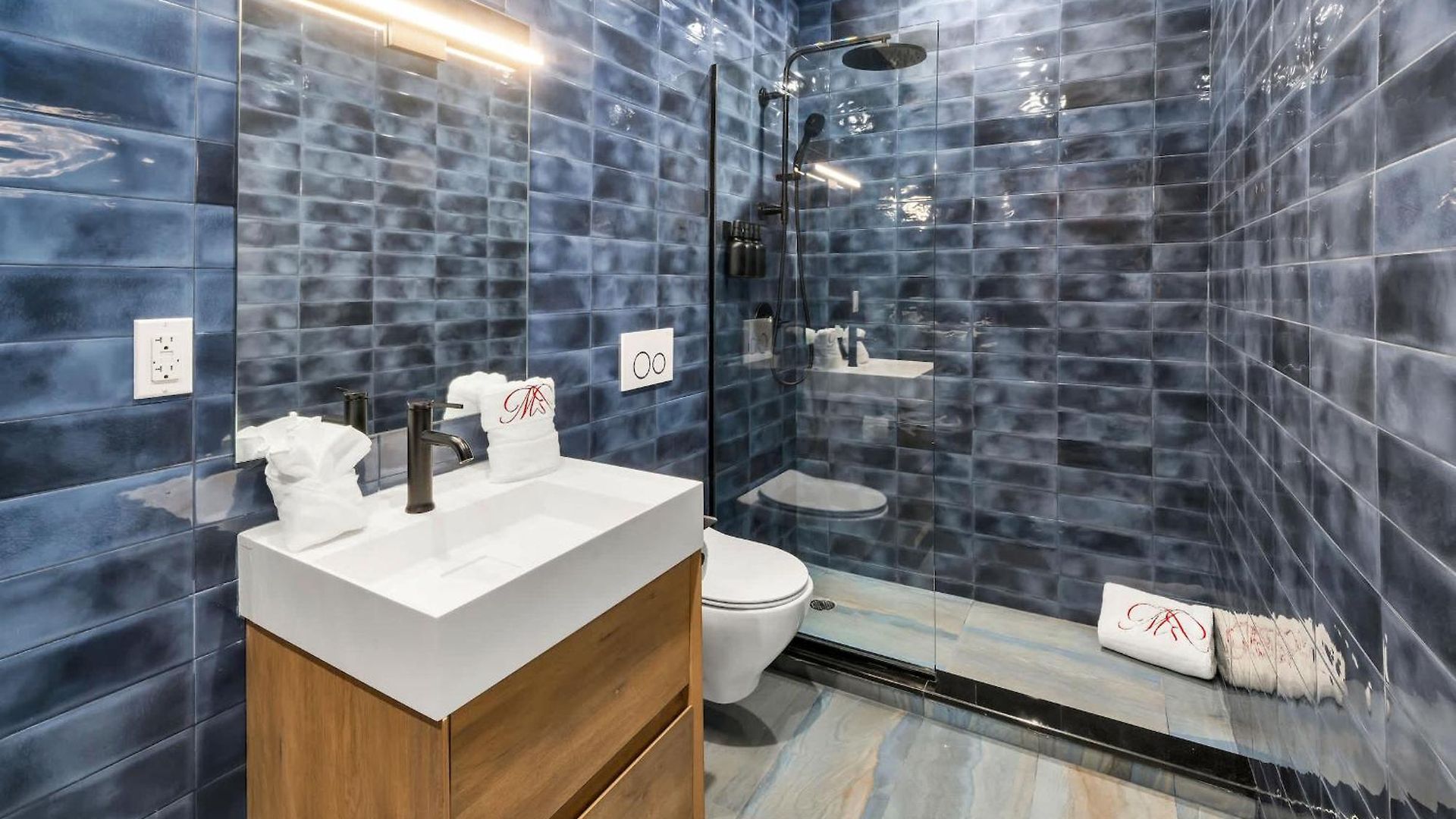 The Landmark By Rove Travel - Townhome With Roof Deck *