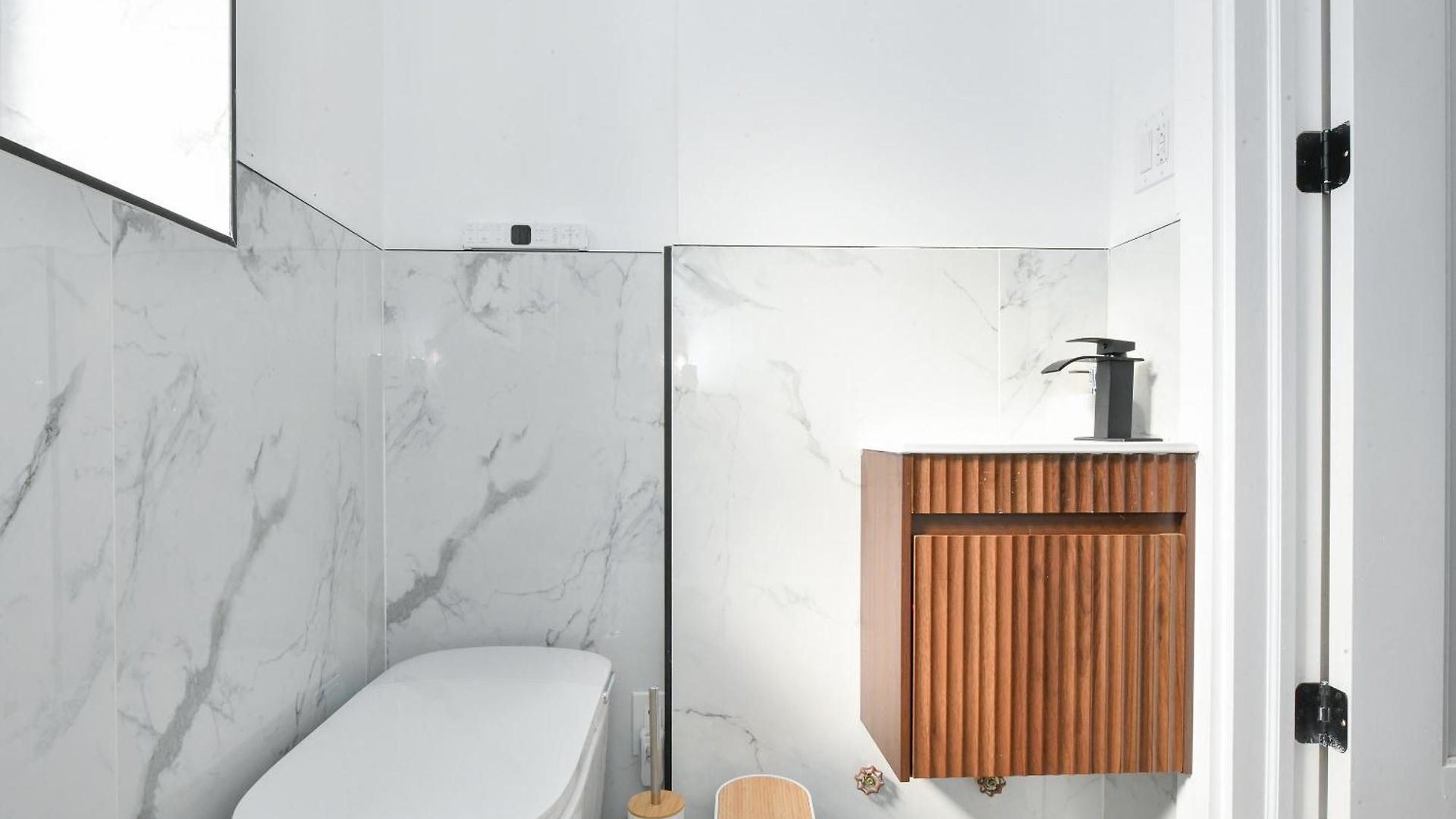 Aparthotel Chic 4br Stay-steps Away From Park 4*