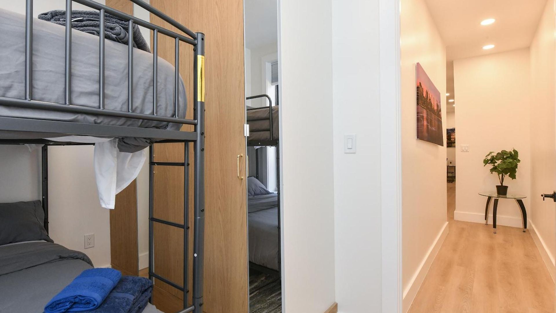 Modern 2br Near Park