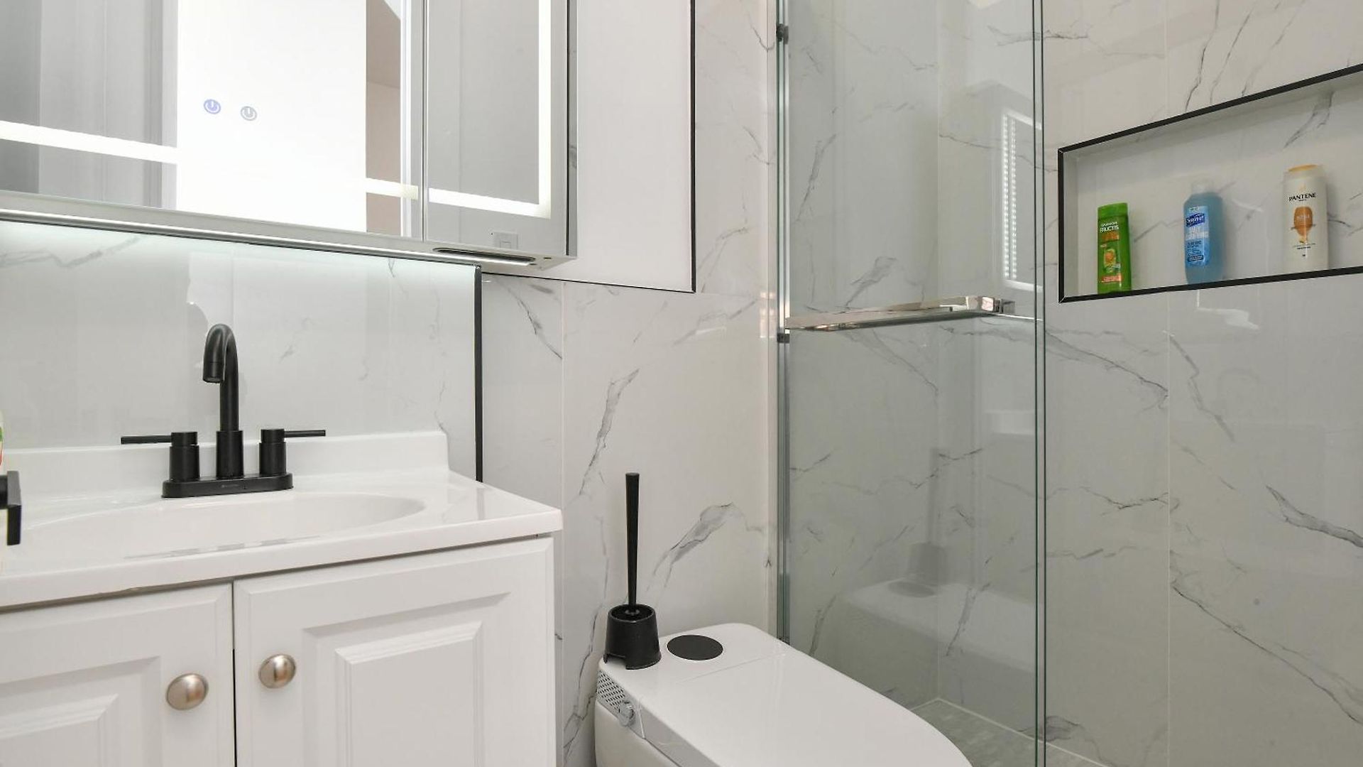 Modern 2br Near Park Aparthotel New York