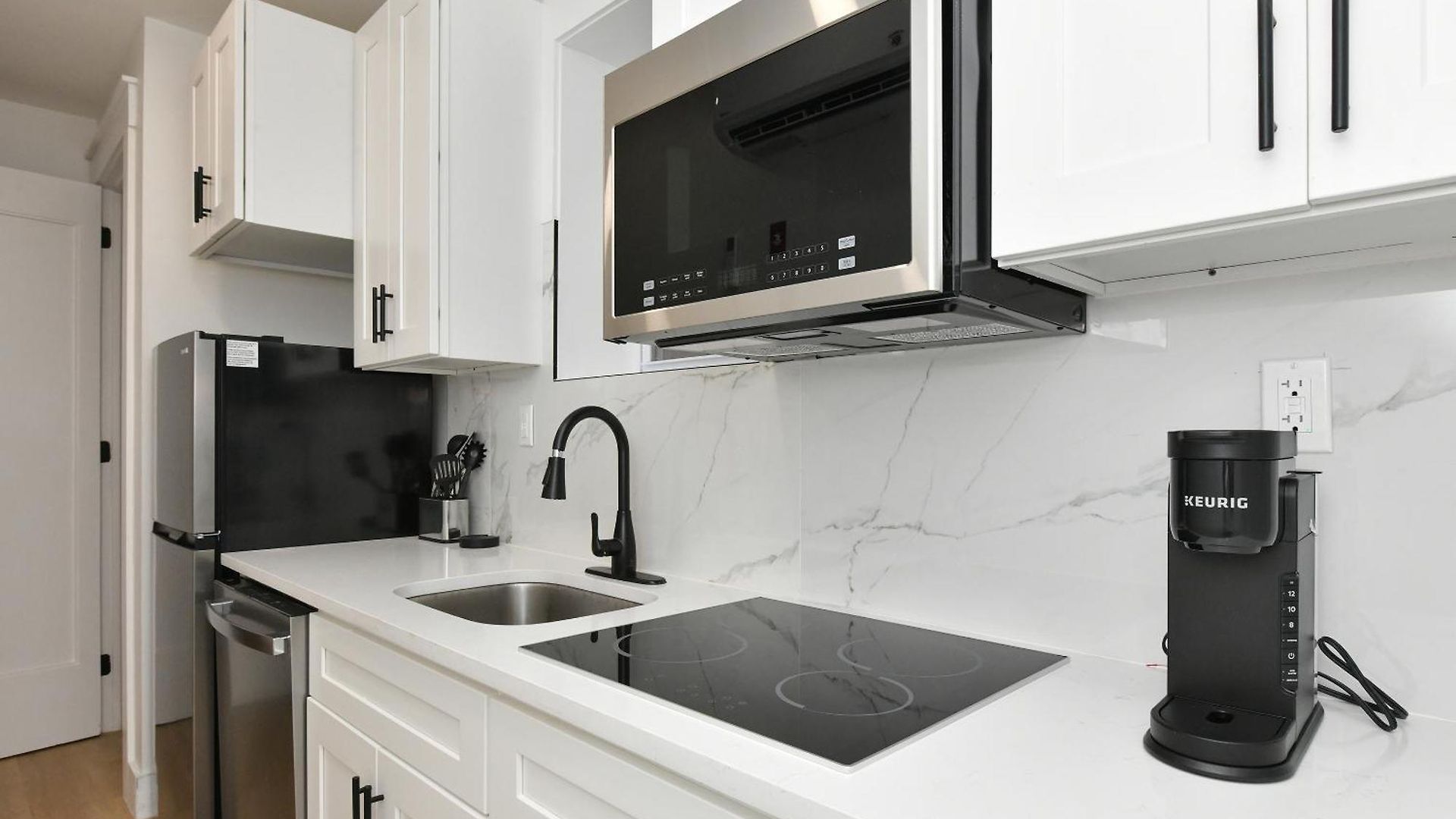 Chic 4br Stay-steps Away From Park