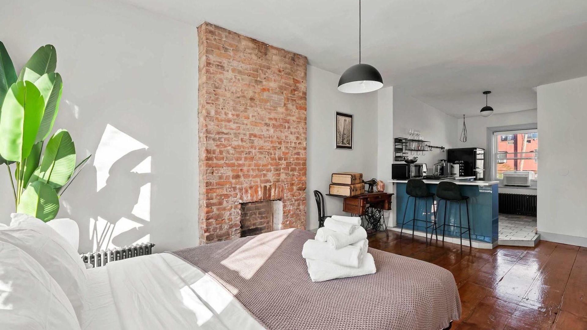 Rove Travel - Alderman Terrace - Townhome With Patio Holiday home New York