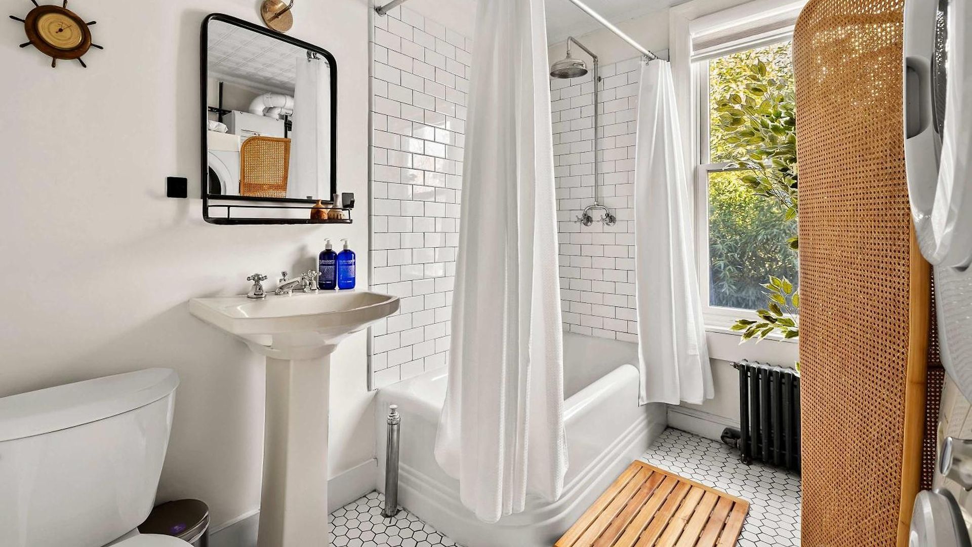Rove Travel - Alderman Terrace - Townhome With Patio New York