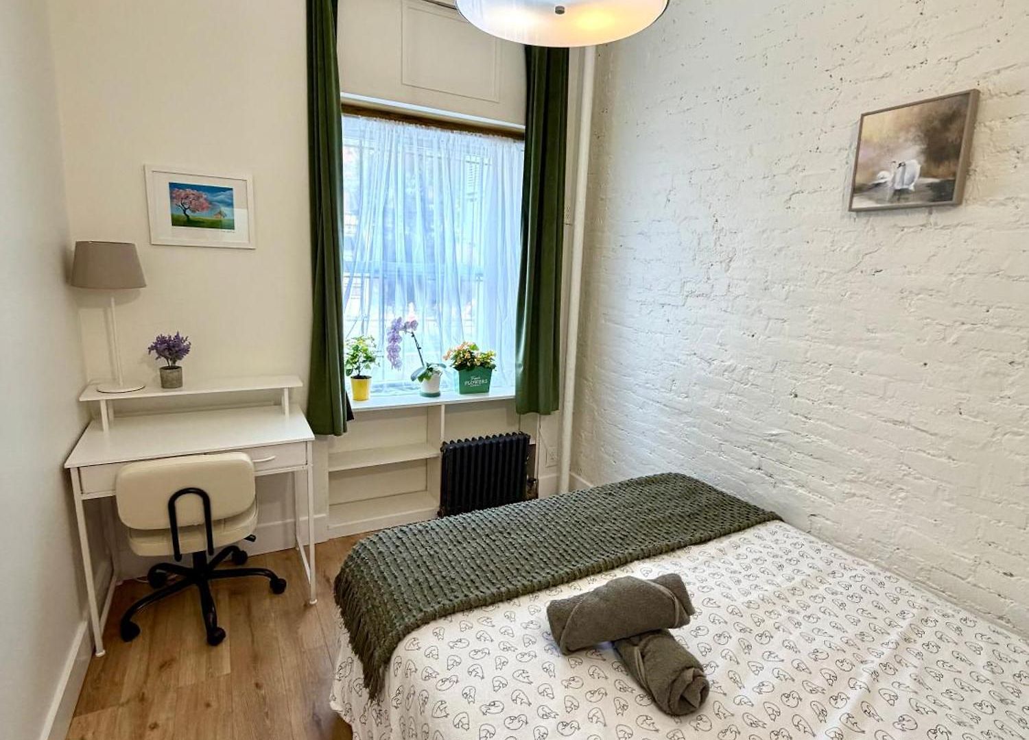 Time Square Port Authority Hudson Yard Midtown West Super Convenient 1st Floor 1-bedroom New York