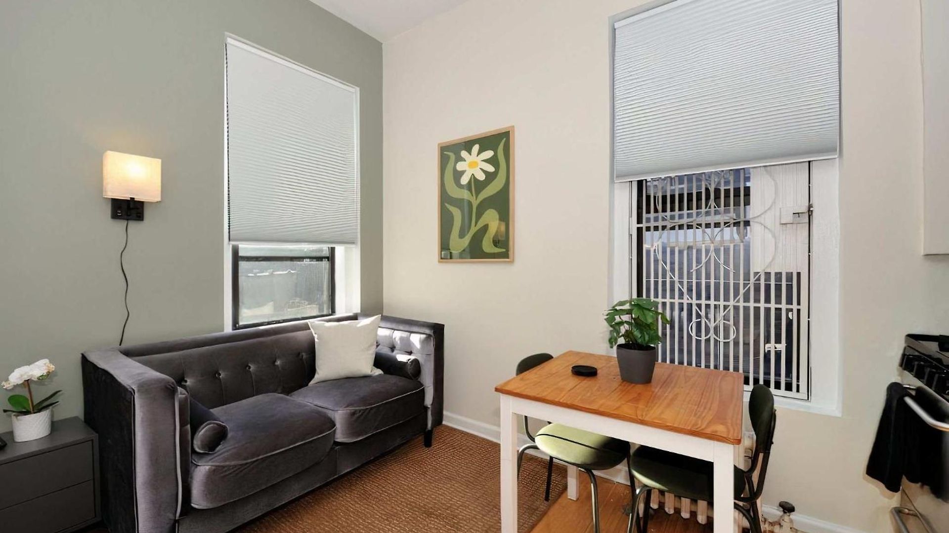 The Clinton Iii Vibe 8618 Apartment *