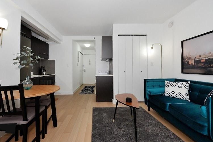 The Chic Vibe 8653 Apartment