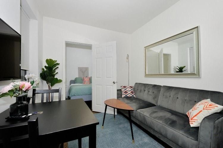 The Dale Ii Vibe 8660 Apartment