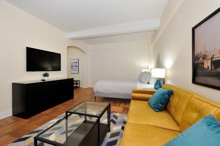 The Sutton Ii Vibe 8656 Apartment