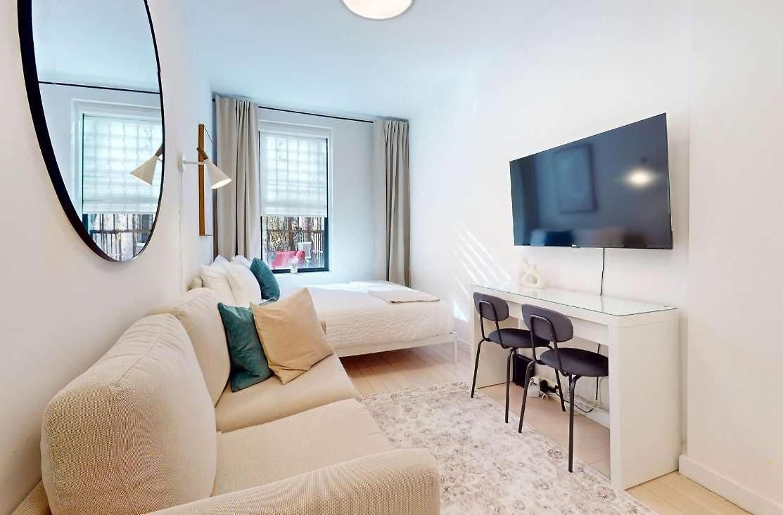 The Chelsea I Vibe 8808 Apartment