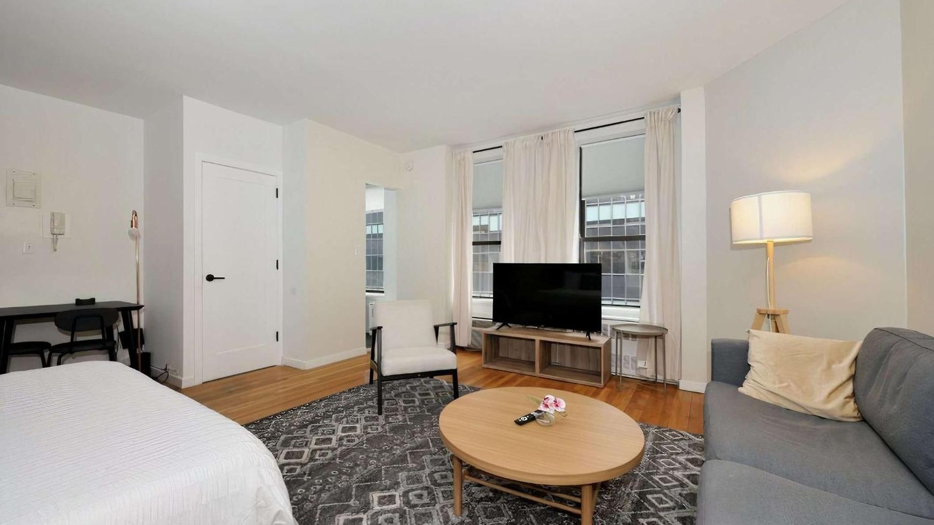 The Grand Vibe 8737 New York