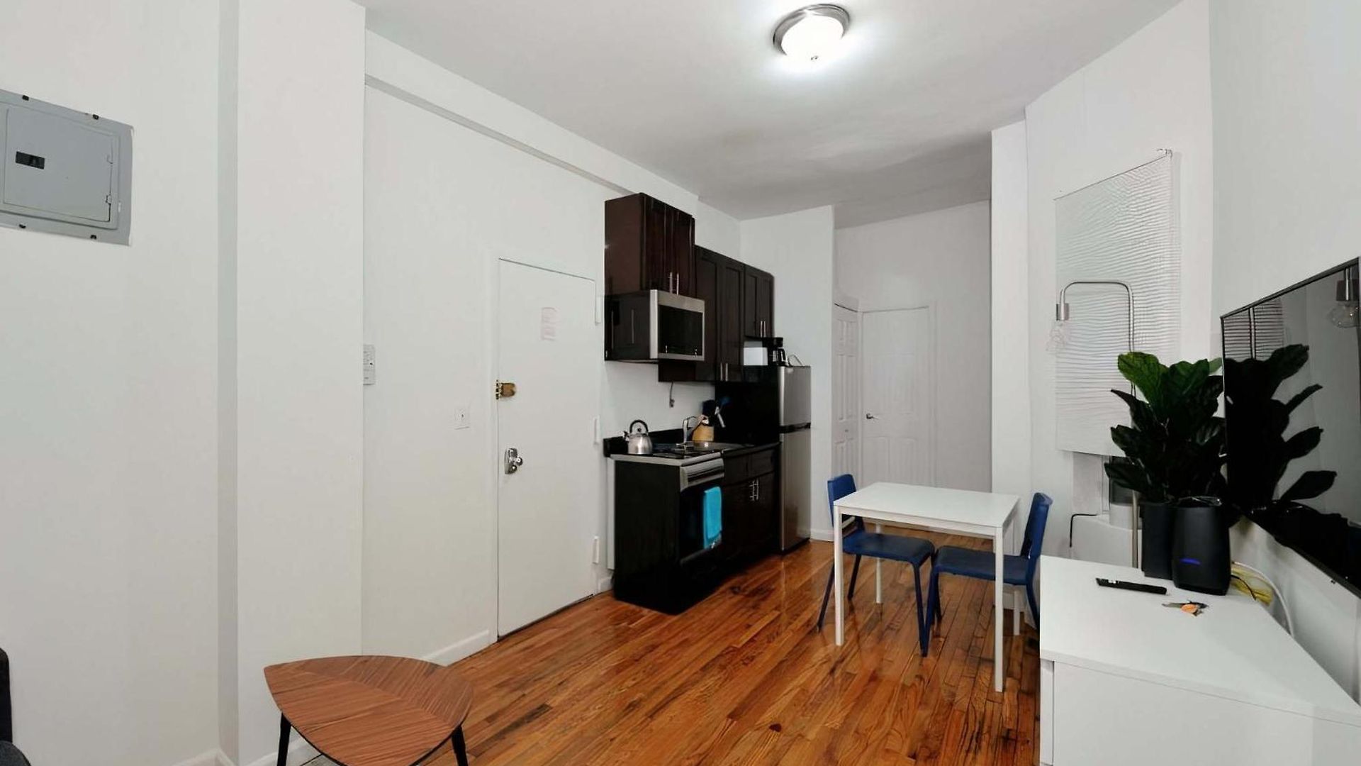 The Arthur Iii Vibe 8675 Apartment
