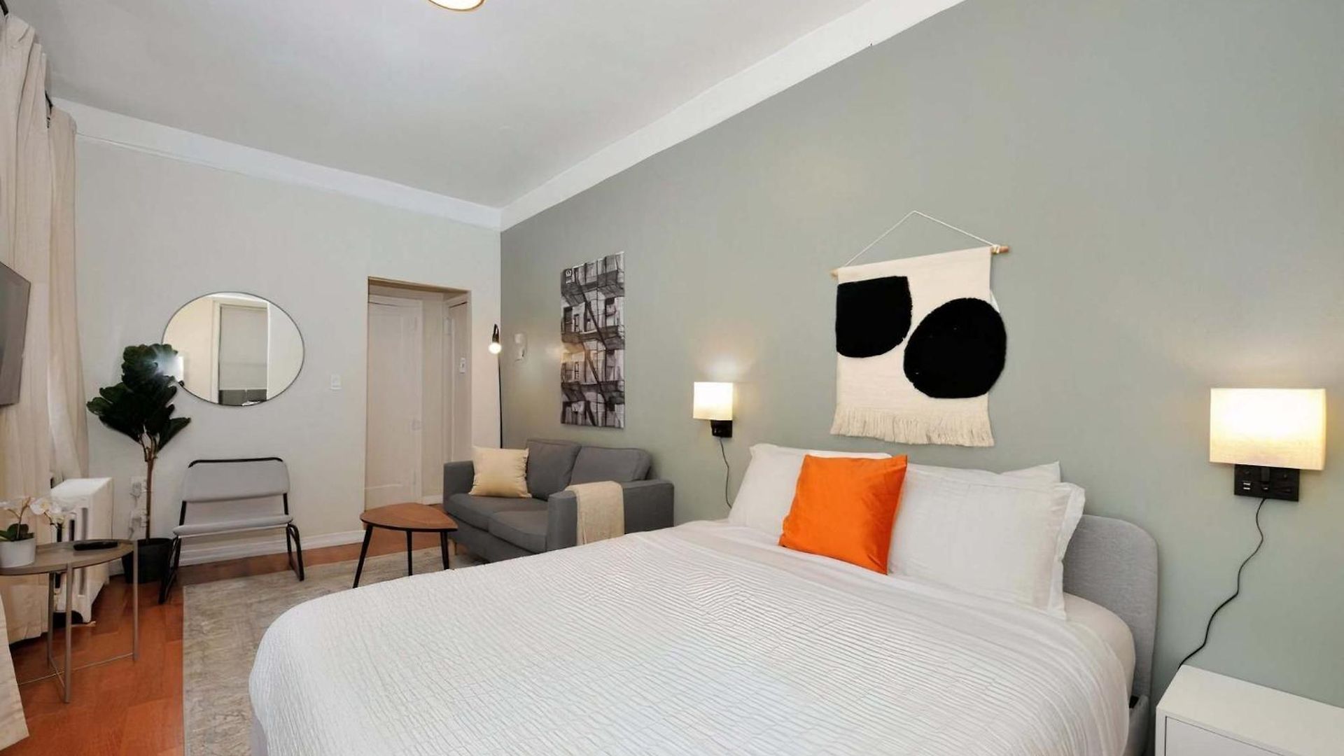 The Clinton Vibe 8491 Apartment