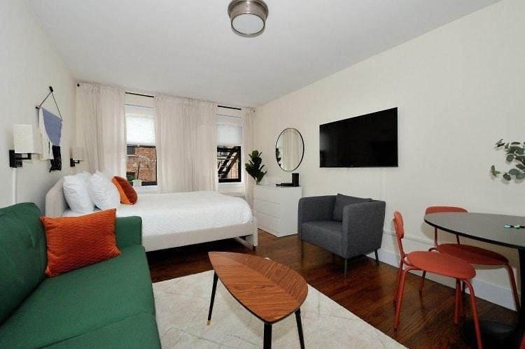 The Sutton Vibe 8710 Apartment *