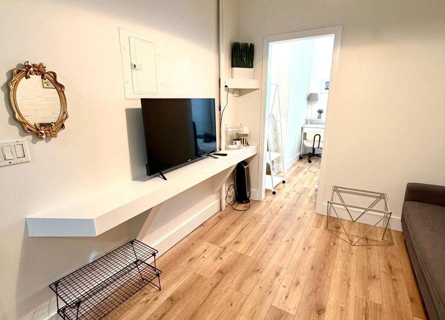Time Square Port Authority Hudson Yard Midtown West Super Convenient 1st Floor 1-bedroom * New York