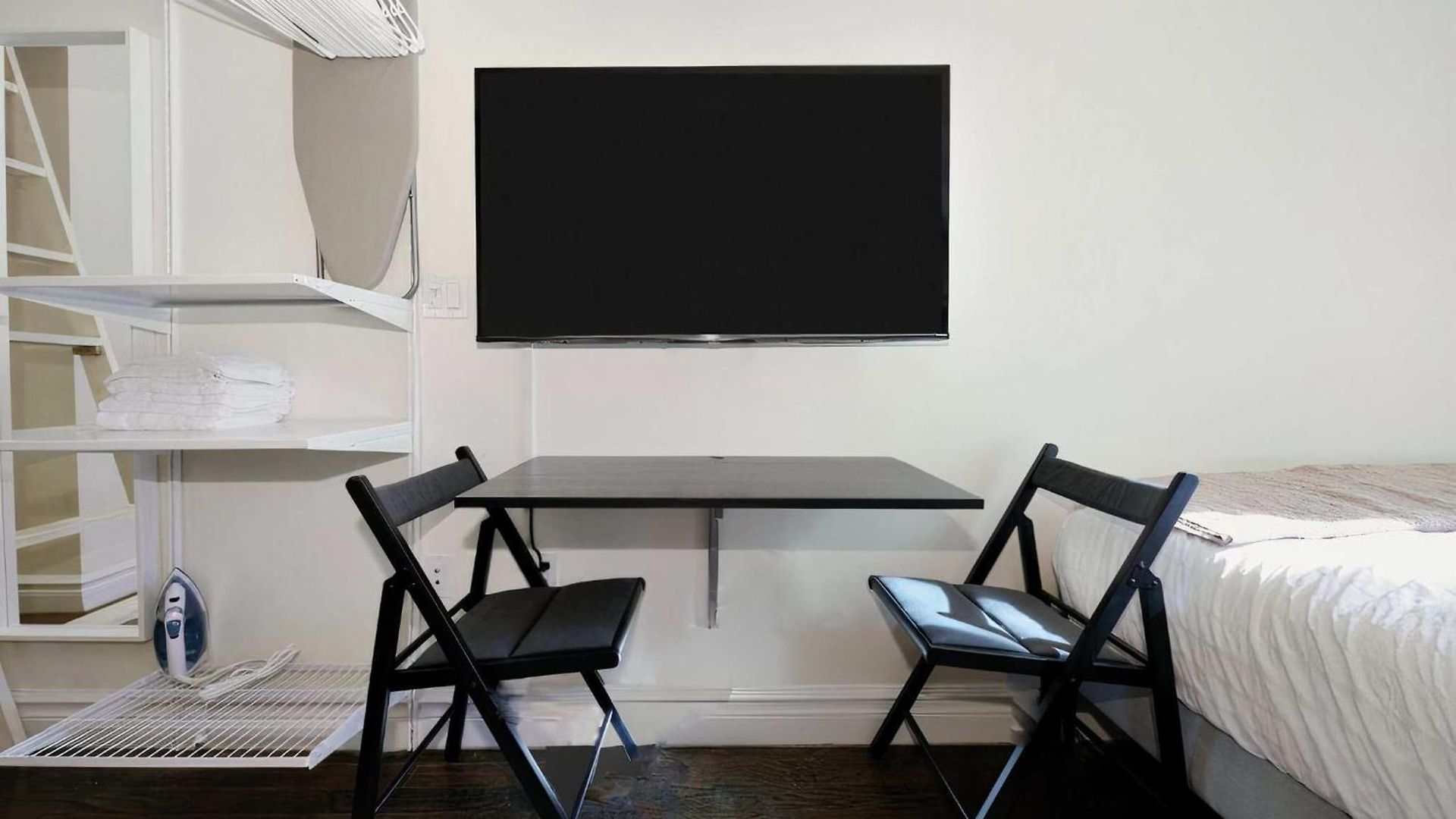 The Hudson Vibe 8686 Apartment *