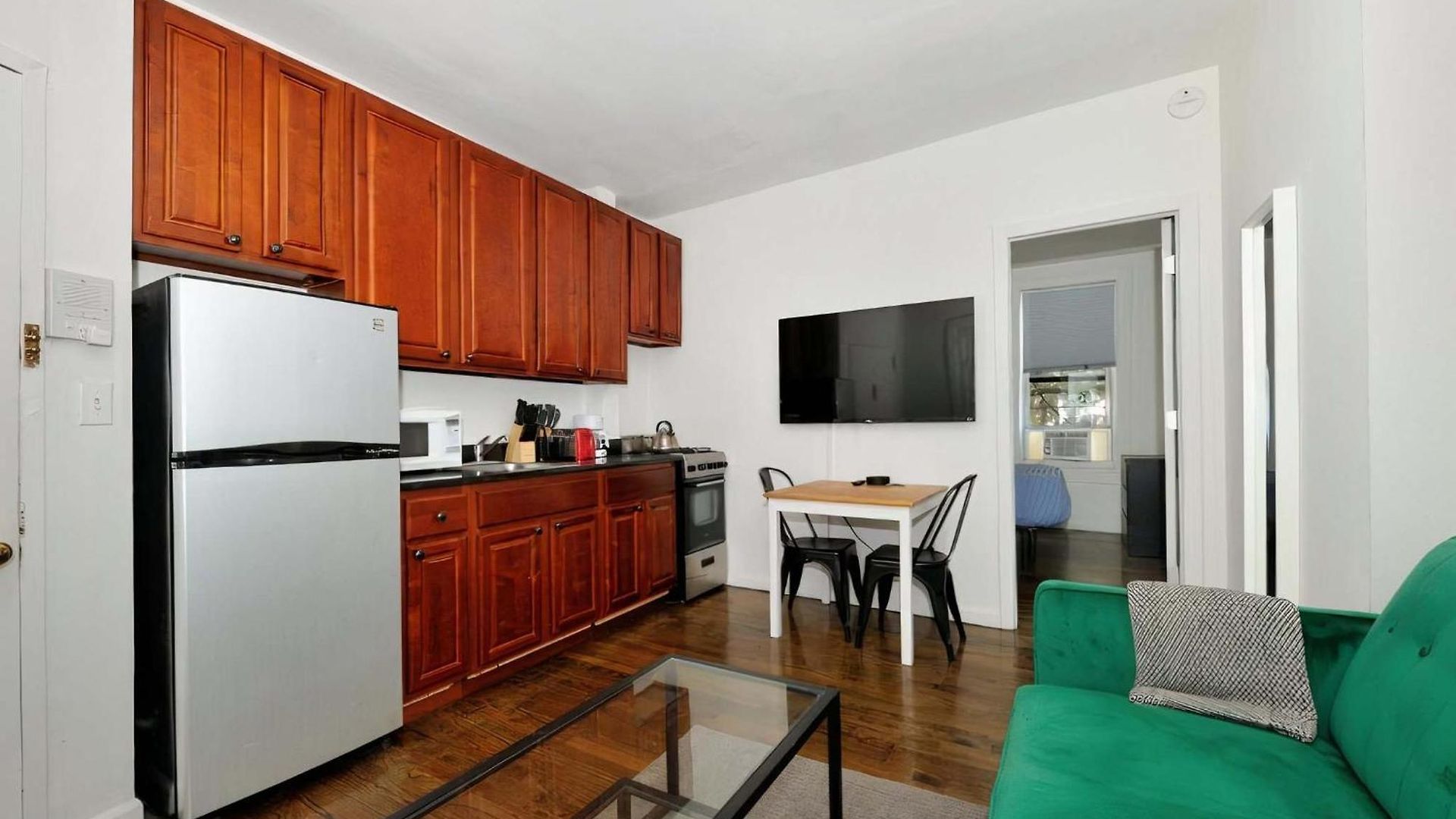 The Arthur V Vibe 8678 Apartment