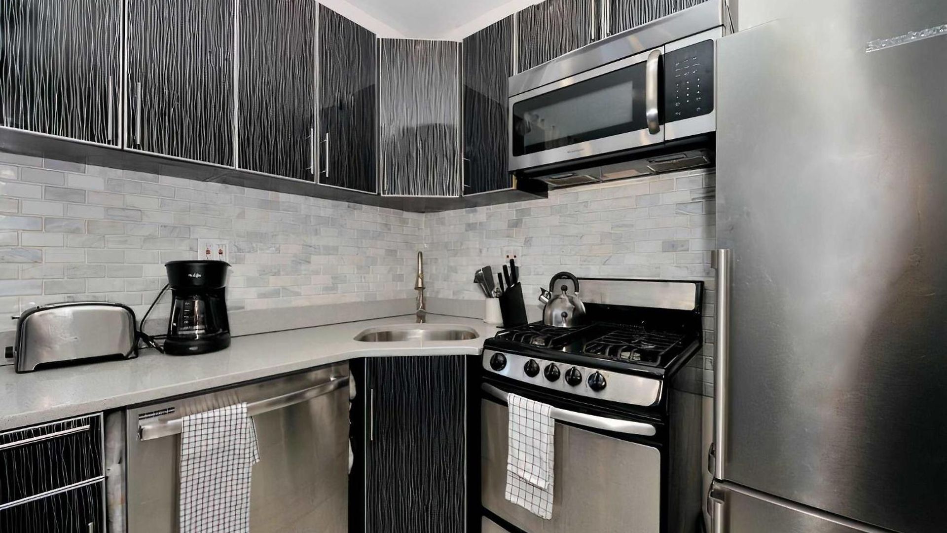 The Ideal Viii Vibe 8694 Apartment