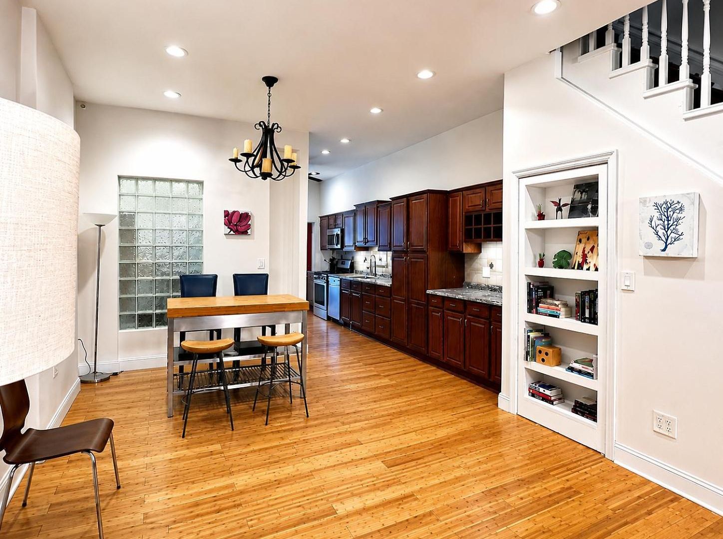 Apartment The Heights Haven, Spacious 6 Bedrooms Townhouse With Patio *