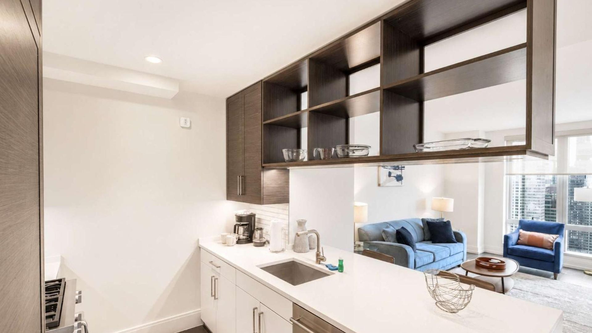Luxury With Gym & Pool * New York