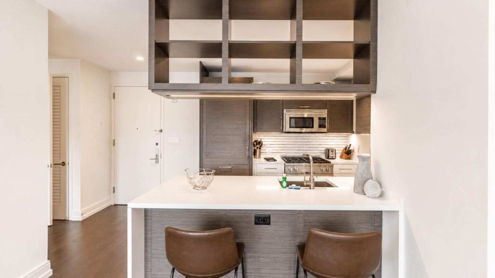 Apartment Luxury With Gym & Pool *