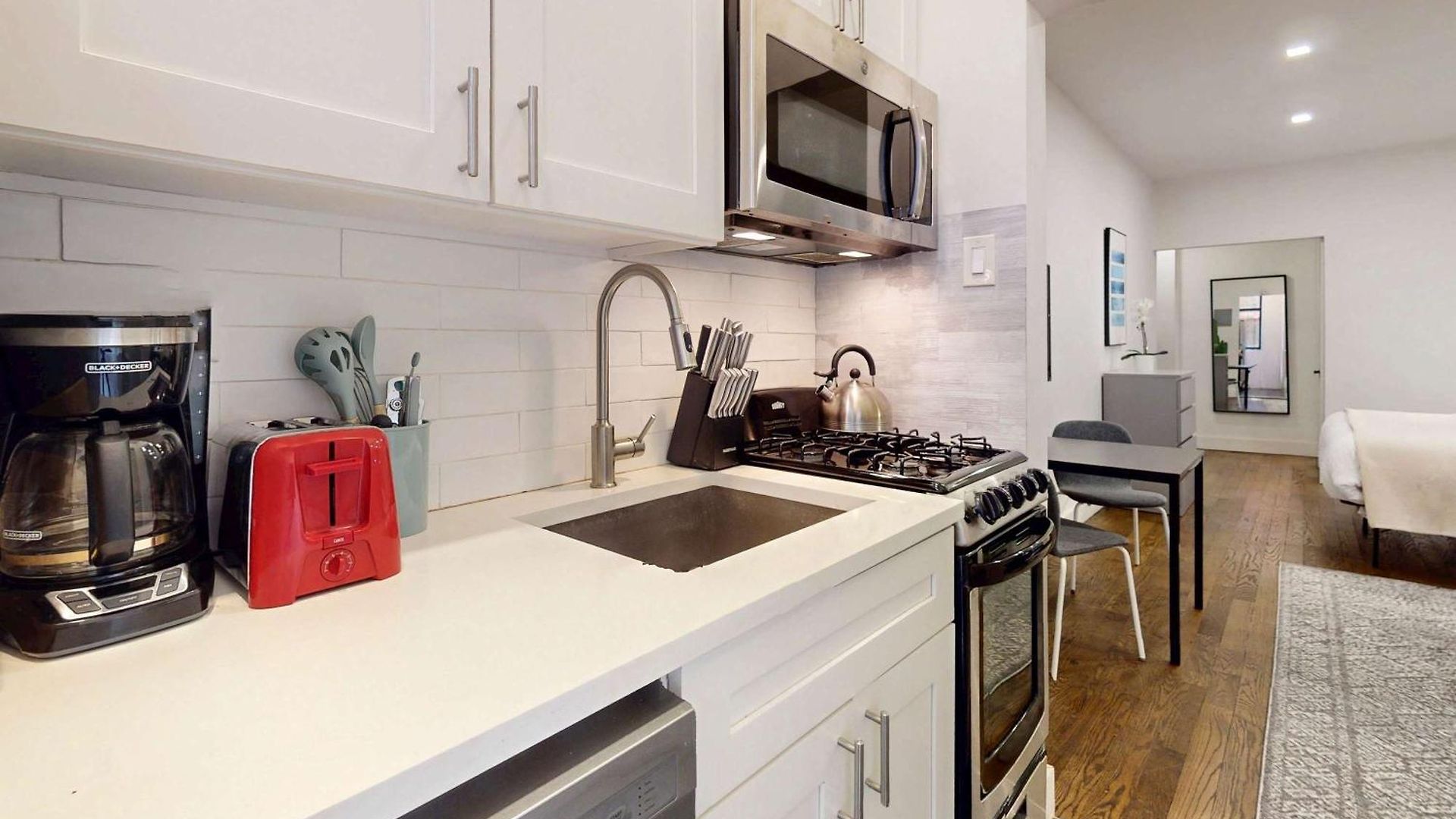 The Lux Lex Vibe 8635 Apartment New York
