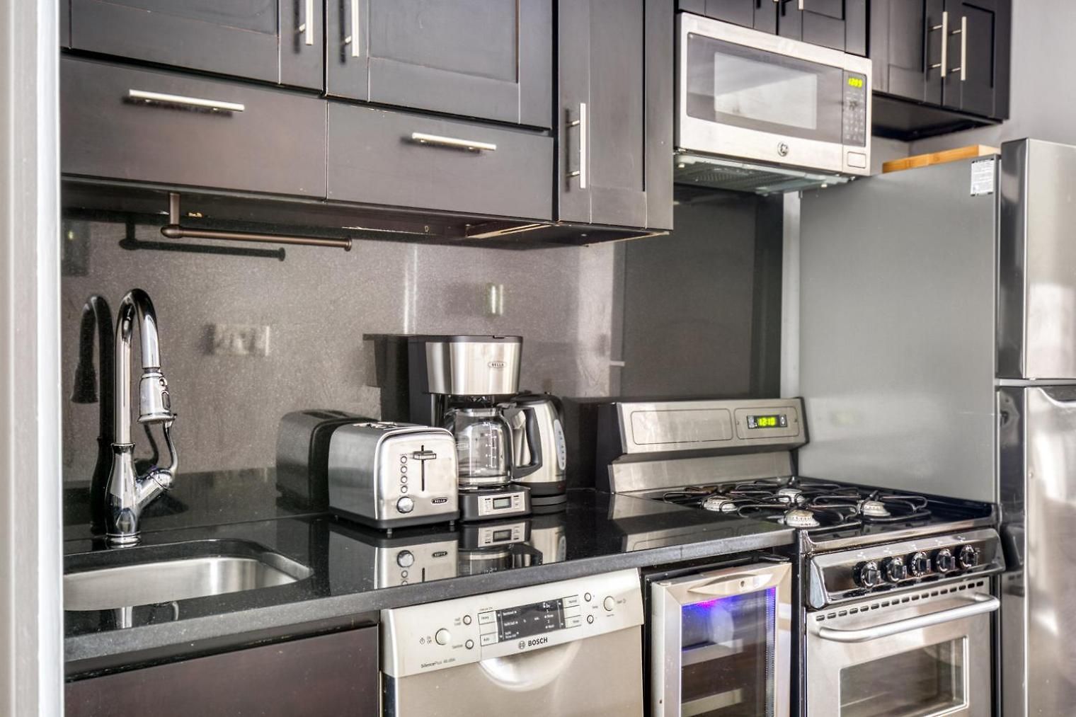 Apartment East Village 2br W Wd Nr Restaurants Nyc-954 *