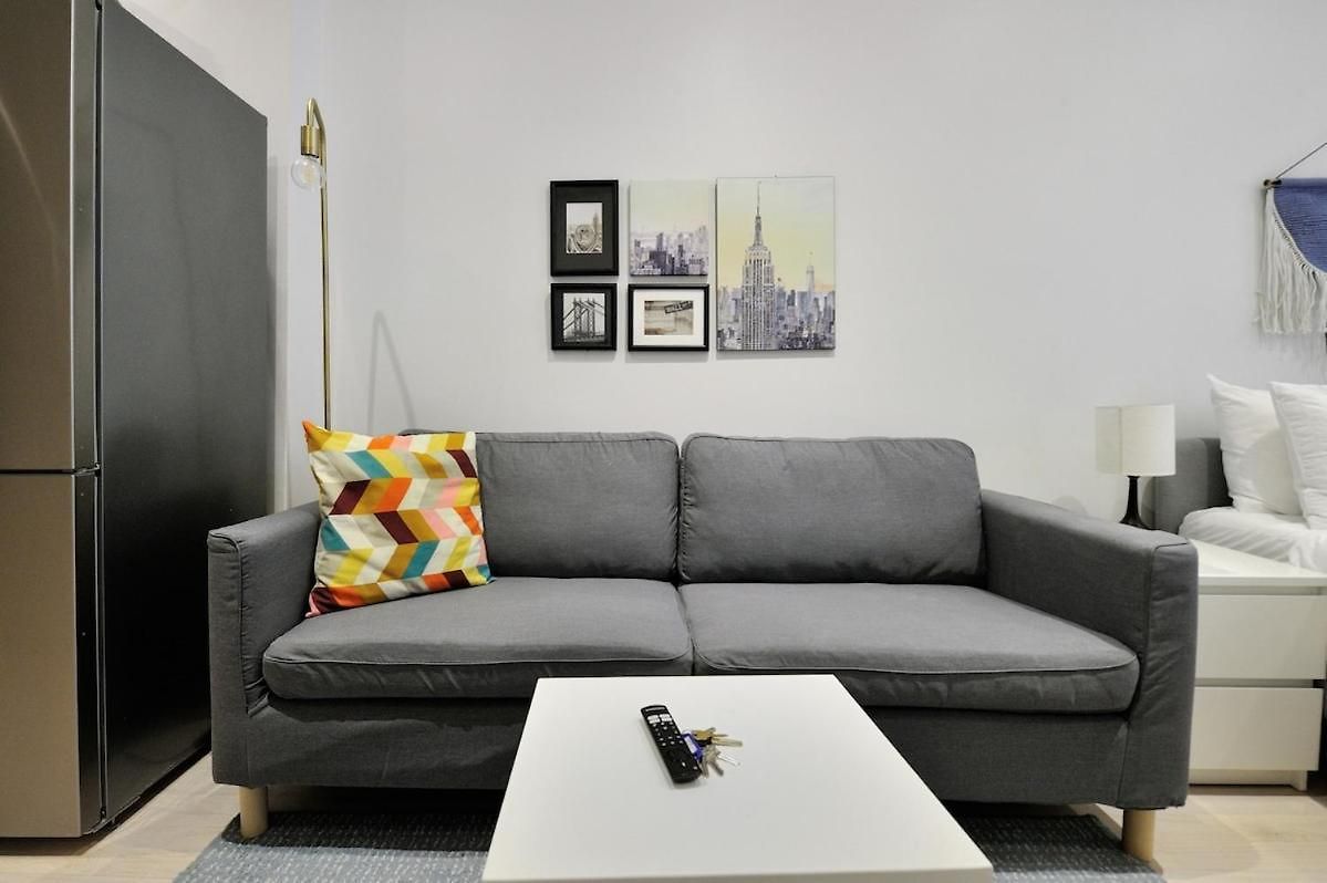 The Yorkville Vibe 8679 Apartment