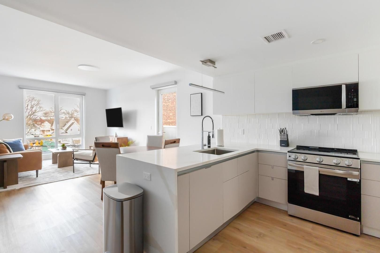 Landing Modern 2Bd Rooftop Lounge Gym Apartment *