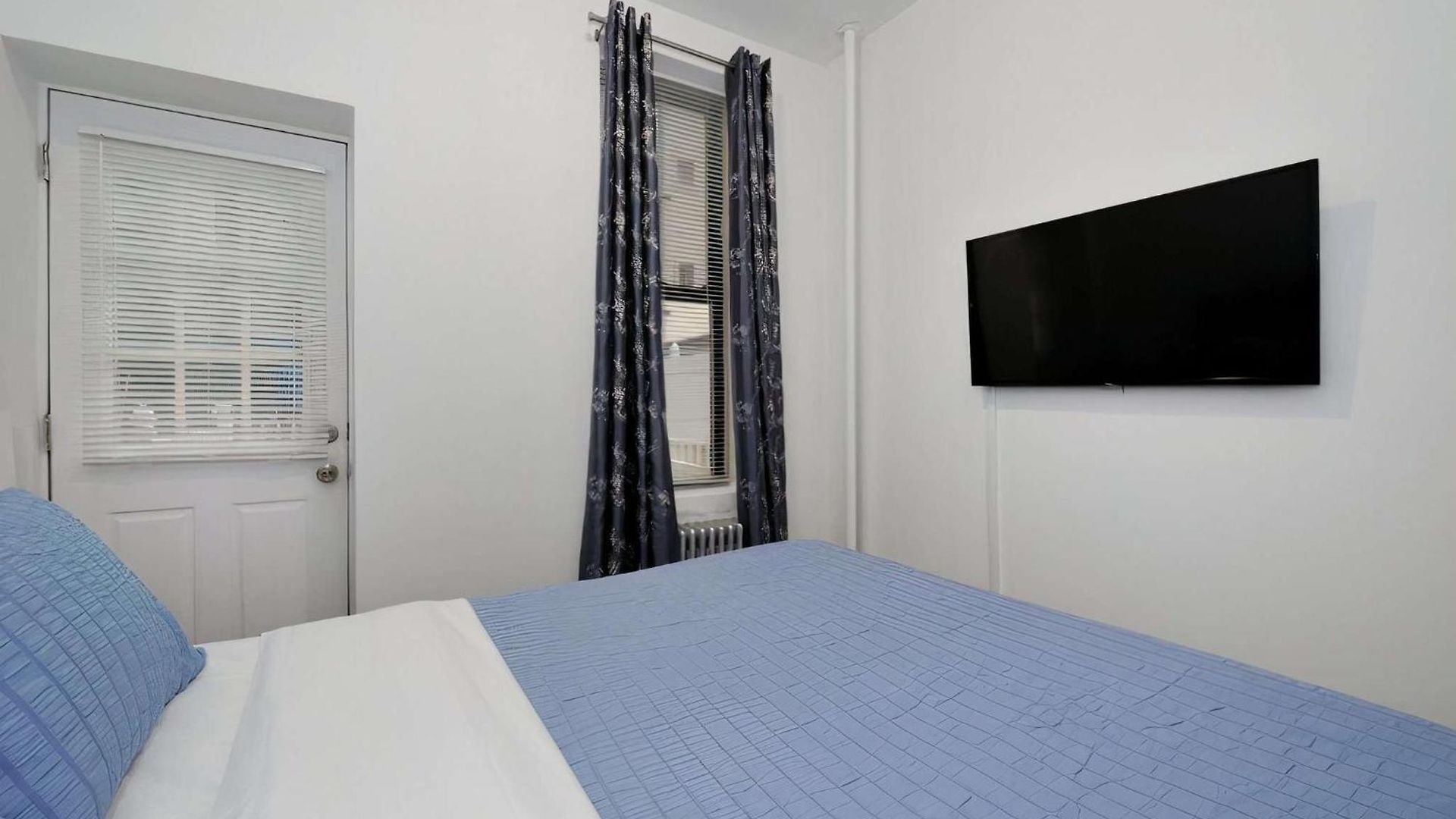 The Arthur Ii Vibe 8667 Apartment