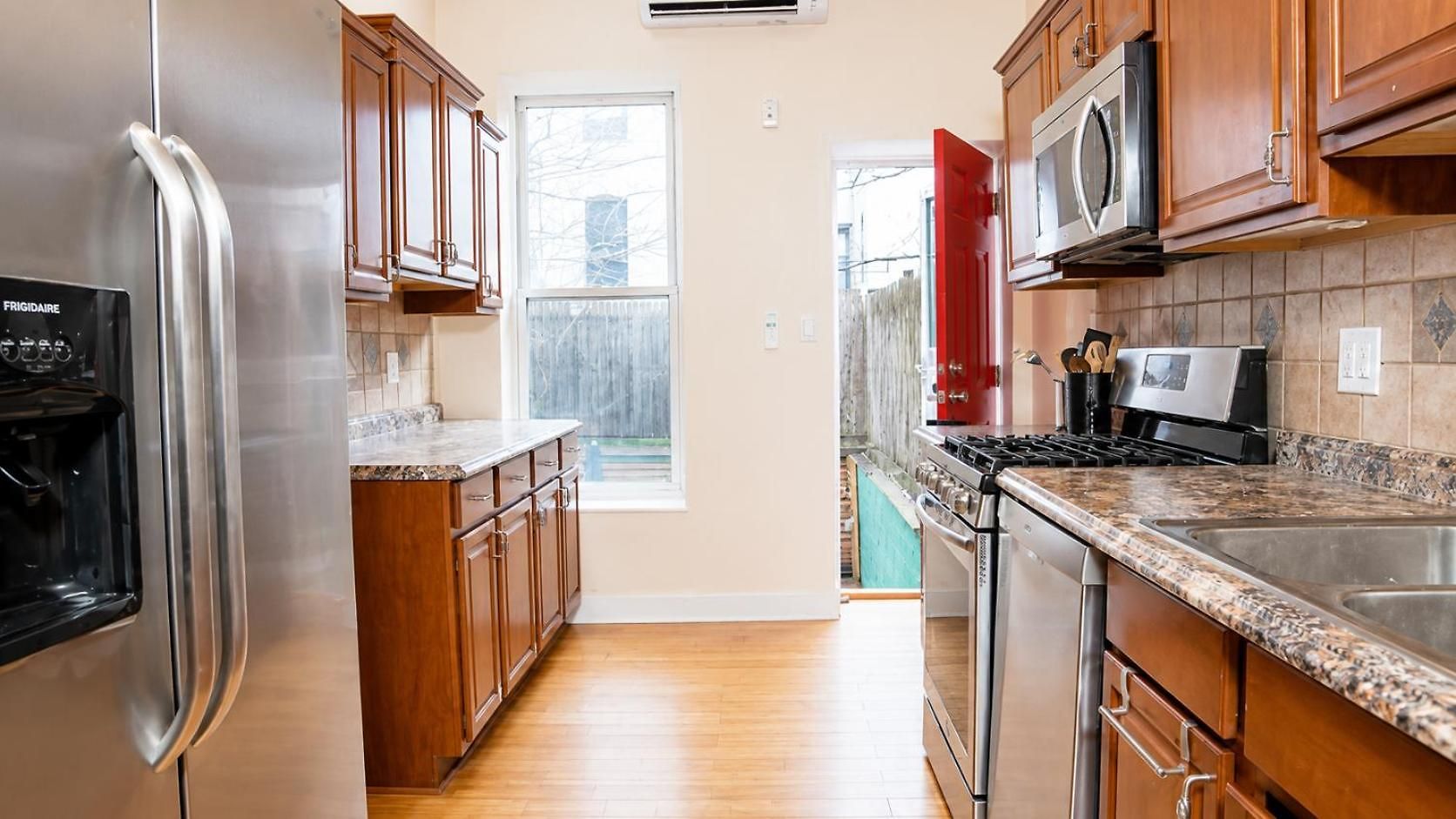 Apartment The Heights Haven, Spacious 6 Bedrooms Townhouse With Patio *
