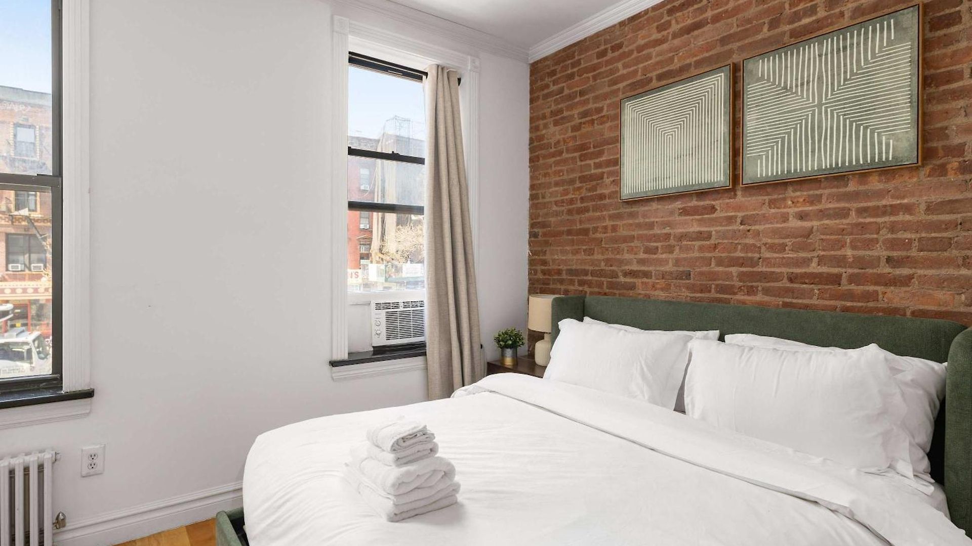 Stylish 2-bedroom In East Village *
