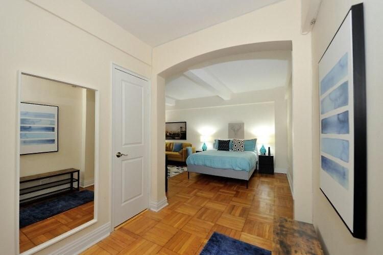 The Sutton Iii Vibe 8655 Apartment