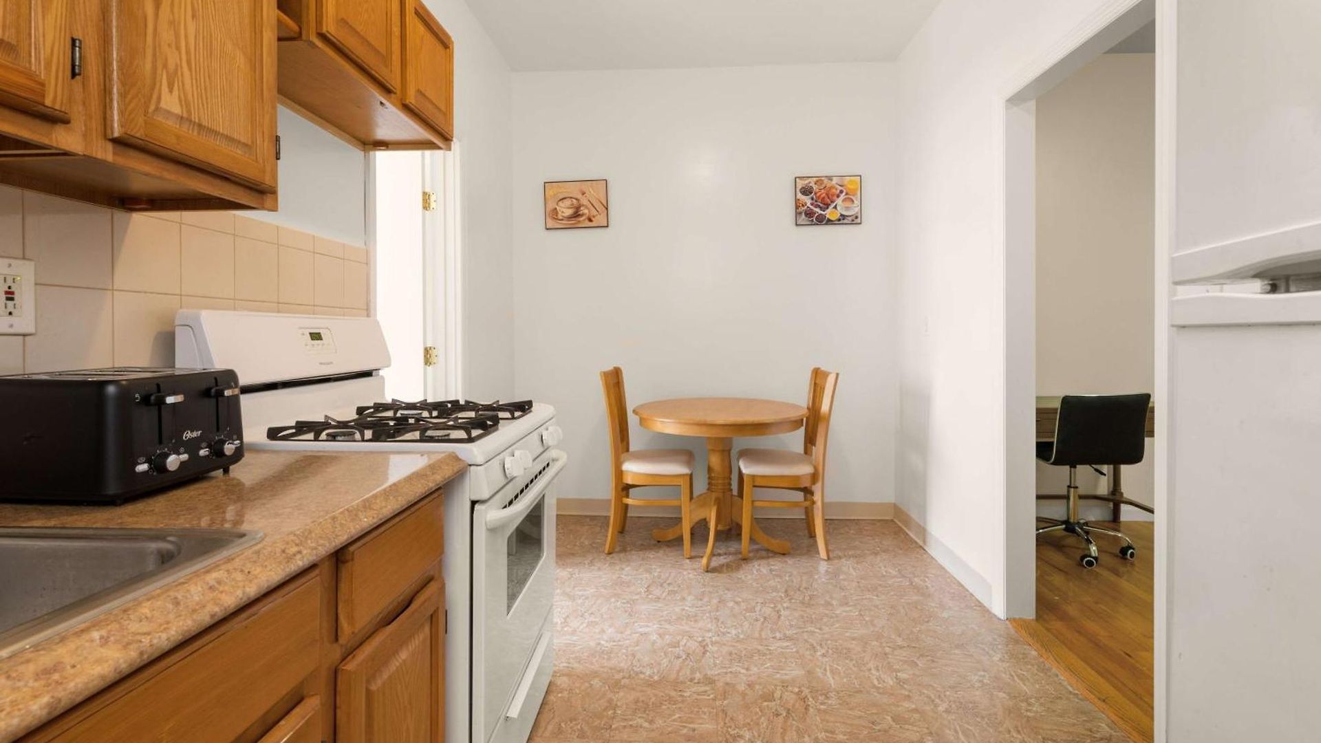 Fully Furnished 1br In Sunnyside - Near Subway Apartment