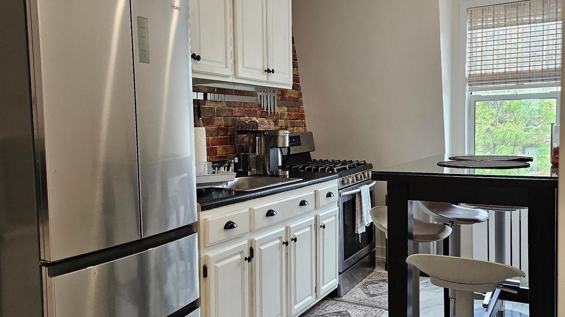 Apartment Spacious 2-bedroom Near Subway - Easy Manhattan Access