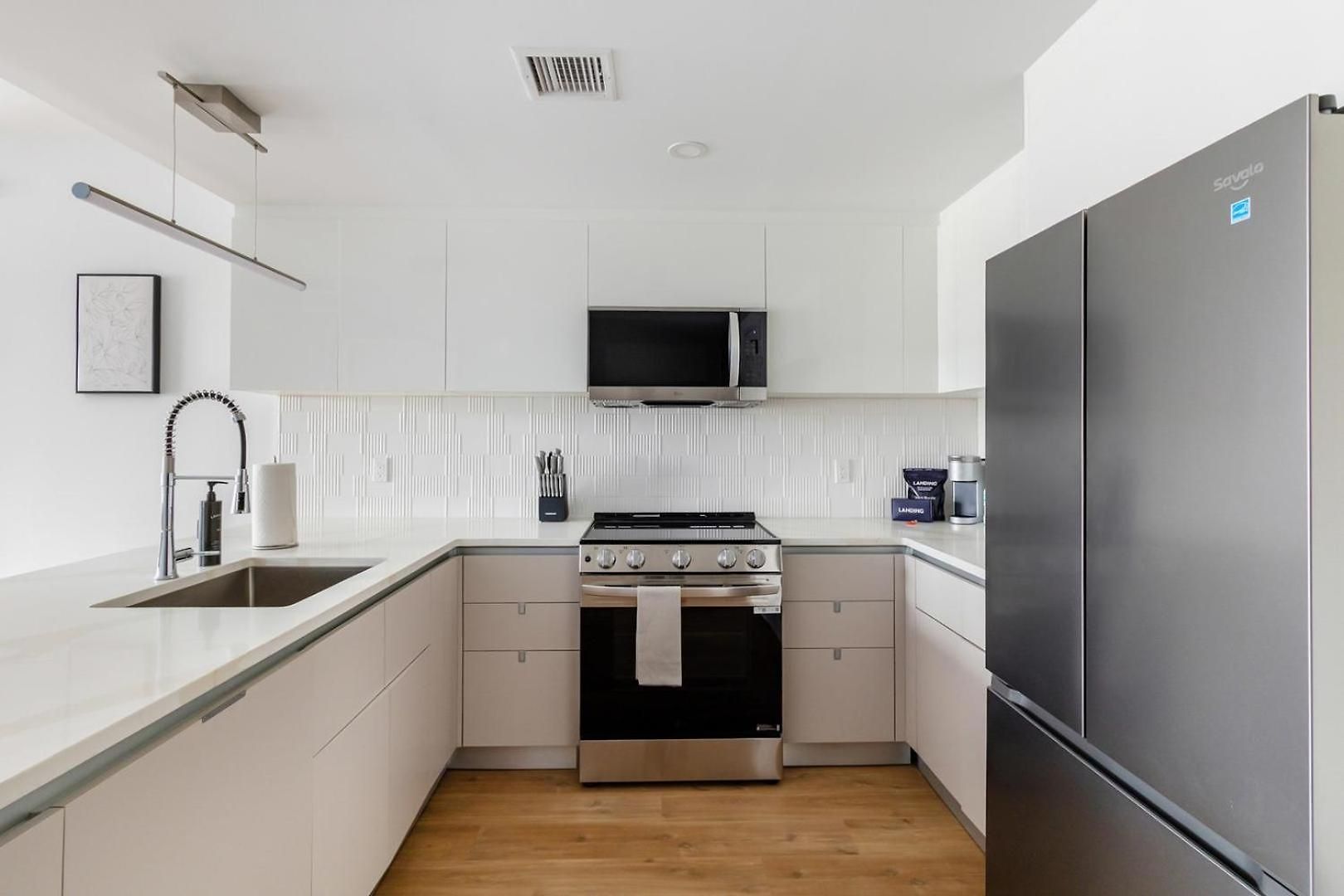 Landing Modern 2Bd Rooftop Lounge Gym Apartment *
