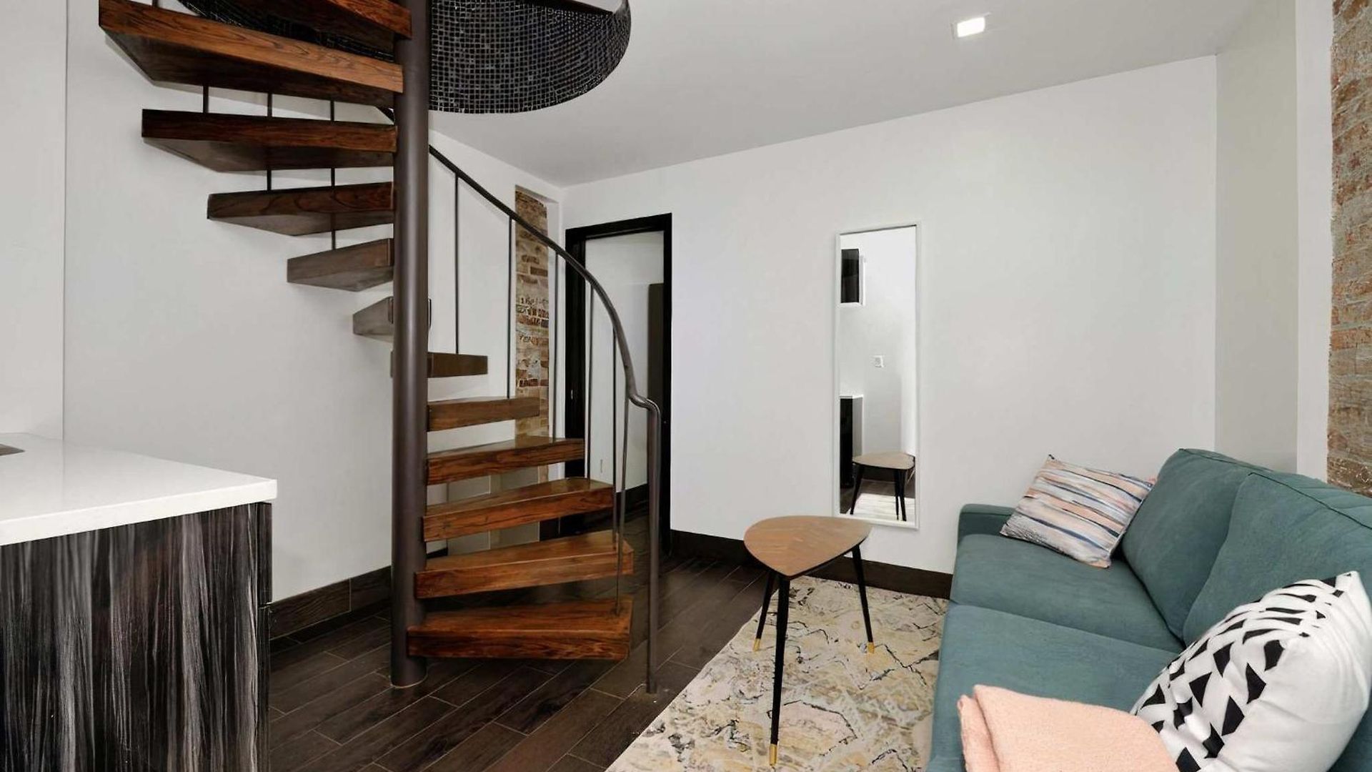 The Ideal X Vibe 8670 Apartment