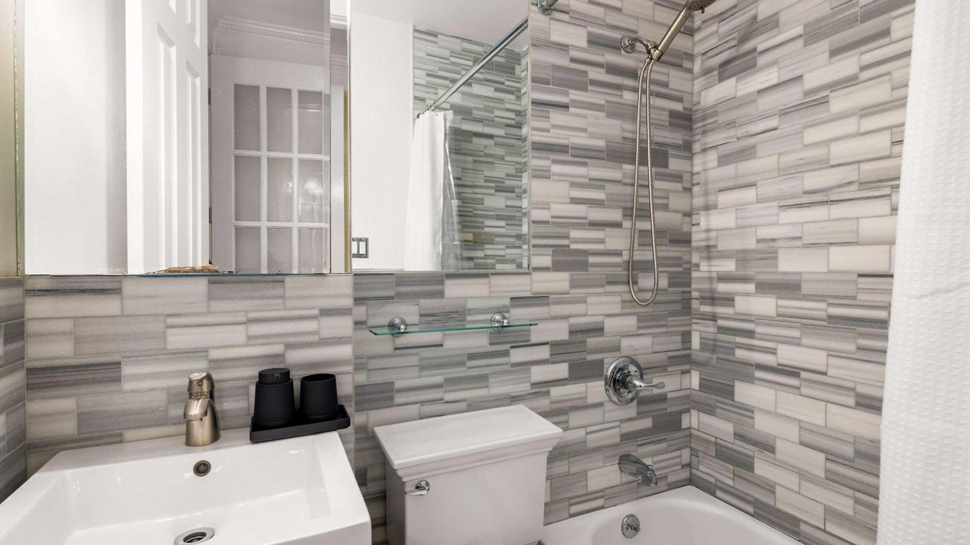 Stylish 2-bedroom In East Village