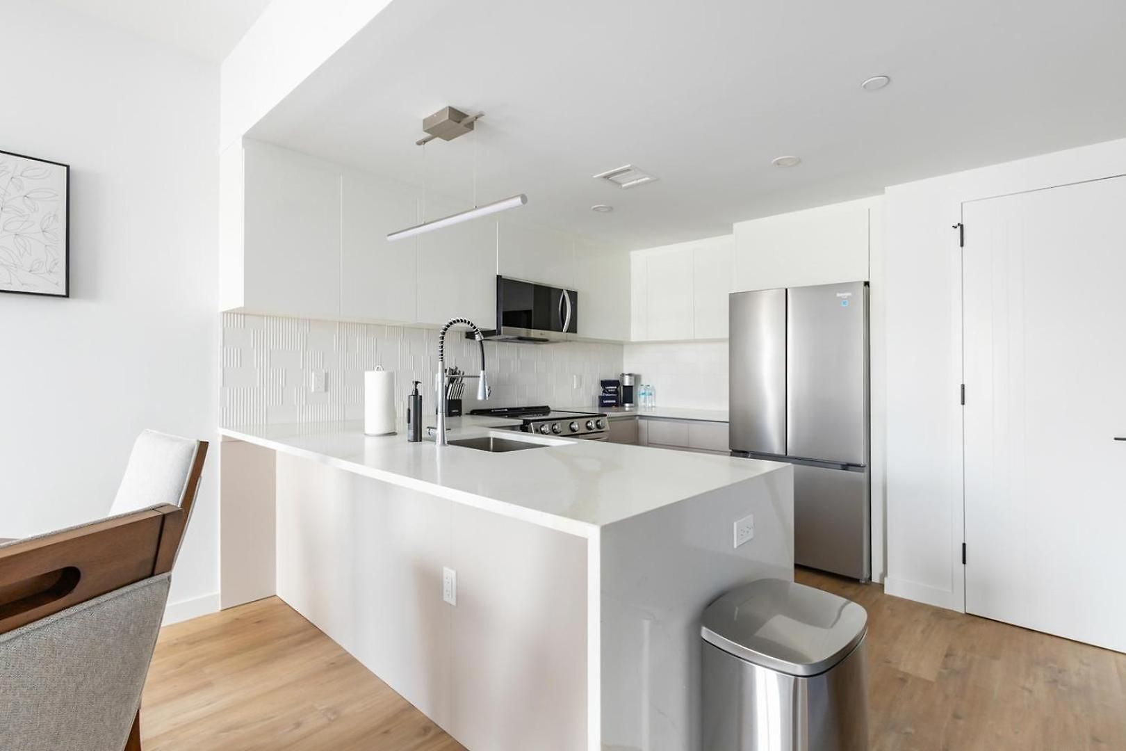 Landing Modern 2Bd Rooftop Lounge Gym Apartment