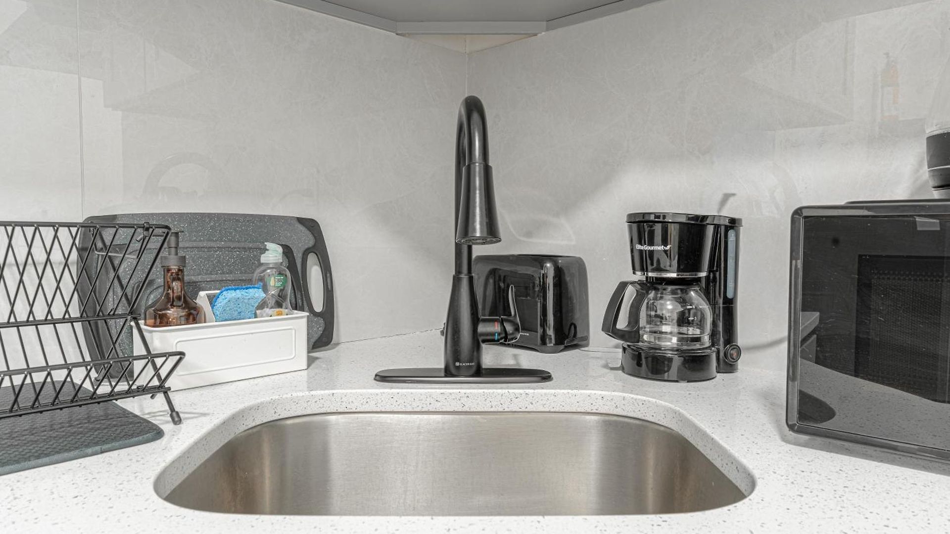 Apartment Modern 2br Retreat With Washer & Dryer - Near Subway & Lga