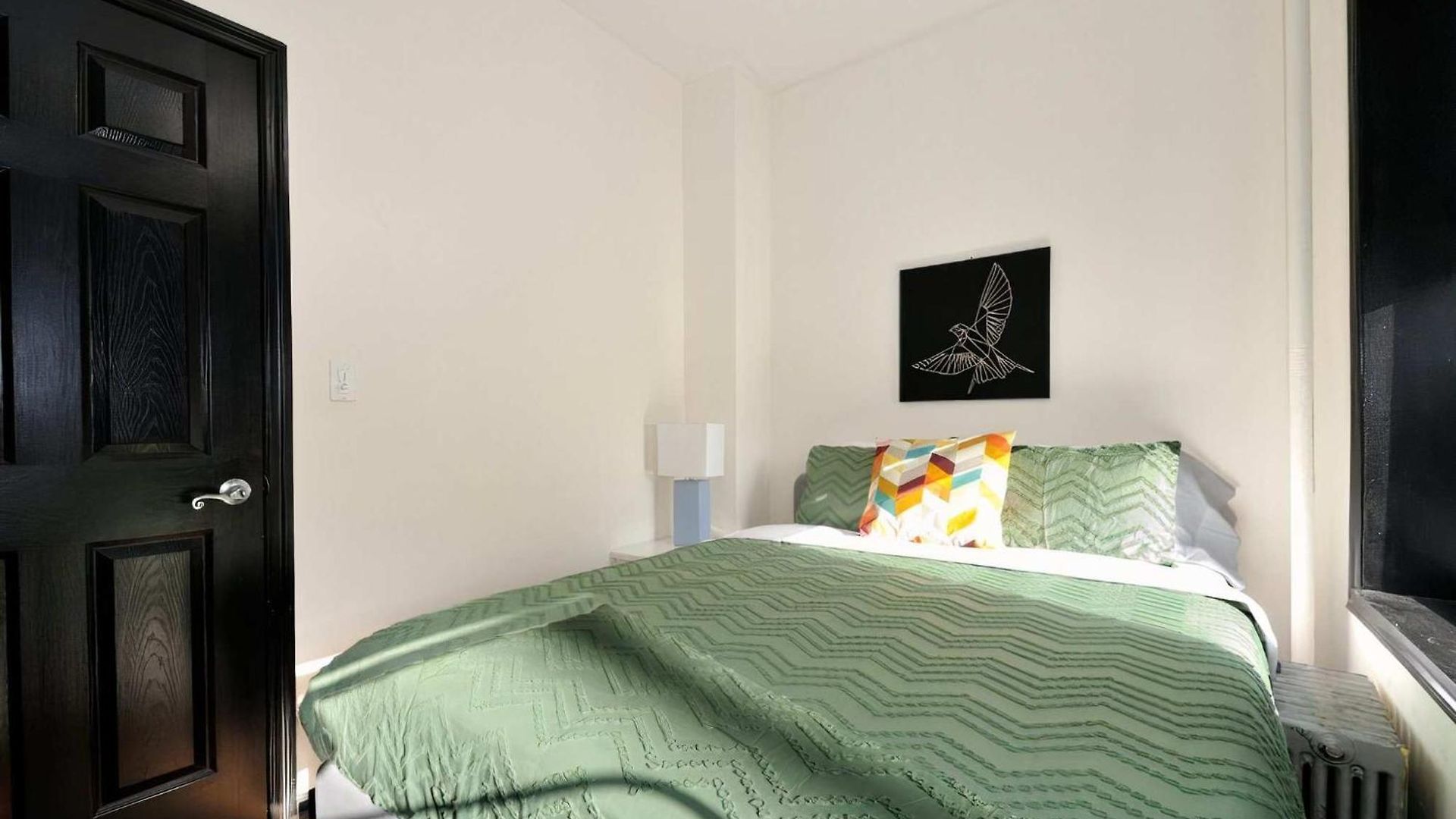 The Gram Vi Vibe 8680 Apartment