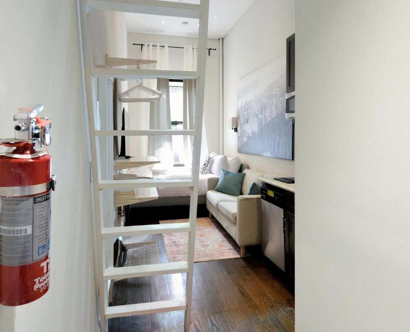 The Hudson Vibe 8686 Apartment