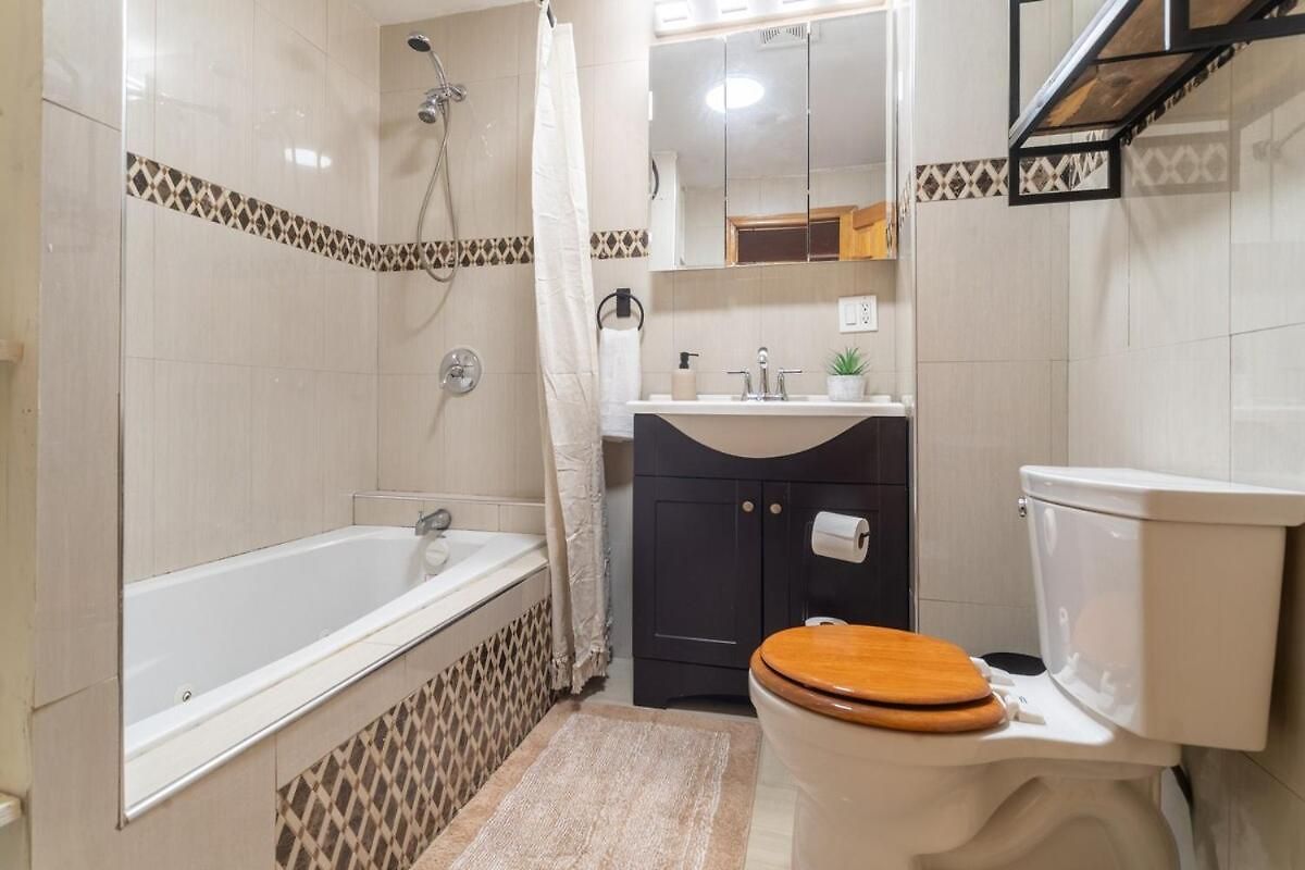 Apartment The Boca Abode - 2br 2bth W Jacuzzi Tub & Private Backyard New York