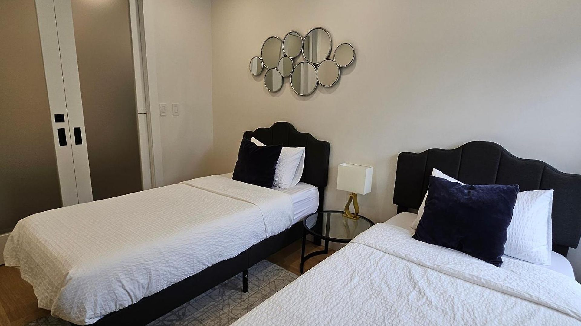 Spacious 2-bedroom Near Subway - Easy Manhattan Access Apartment