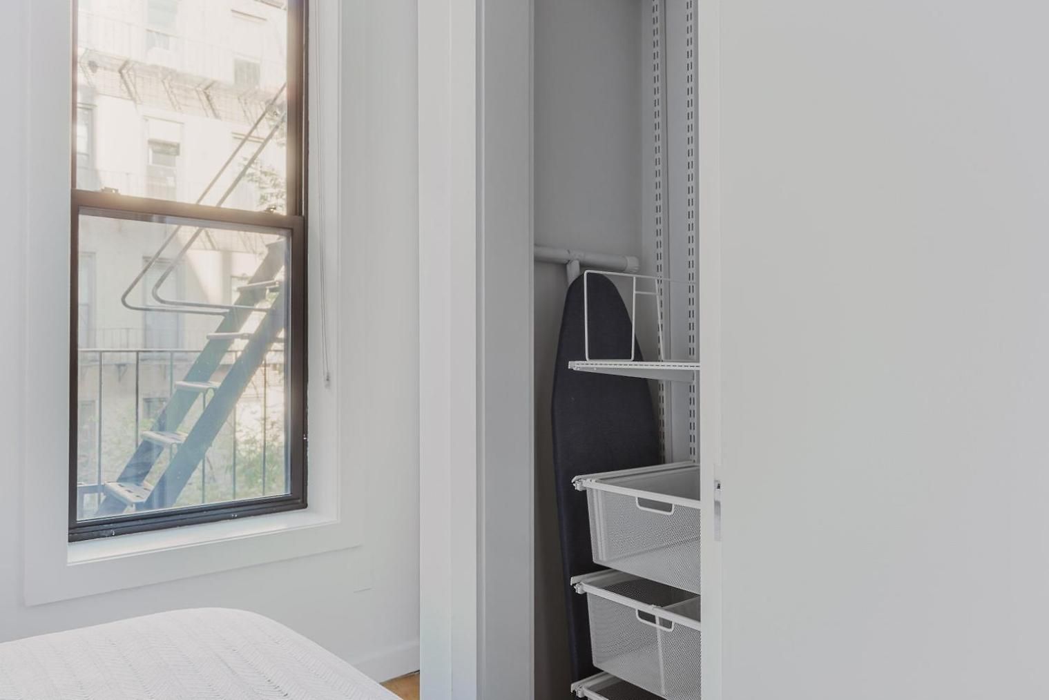 Blueground Soho Washer Nr Washington Sq Park Nyc-1589