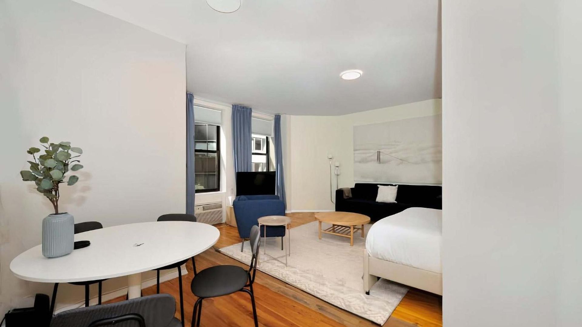 The Grand Iii Vibe 8740 Apartment *
