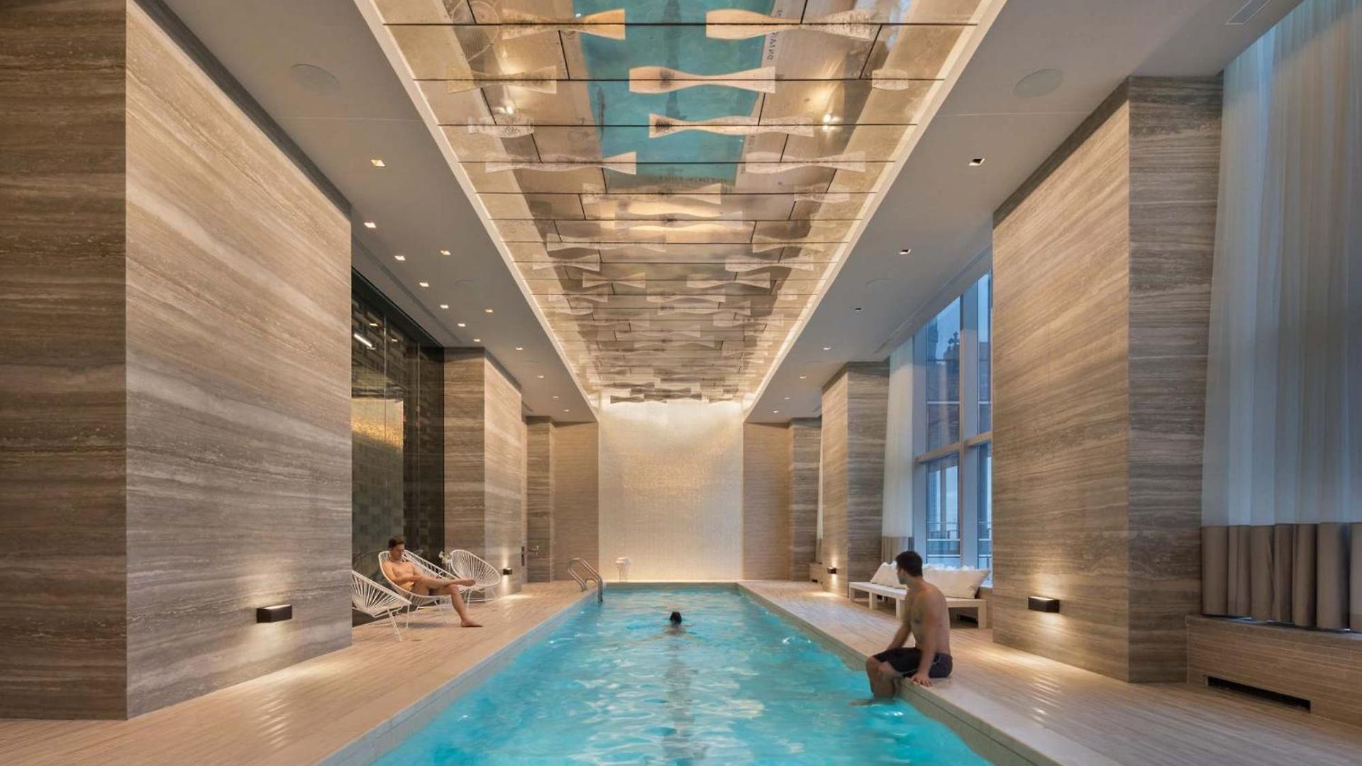 Luxury With Gym & Pool *