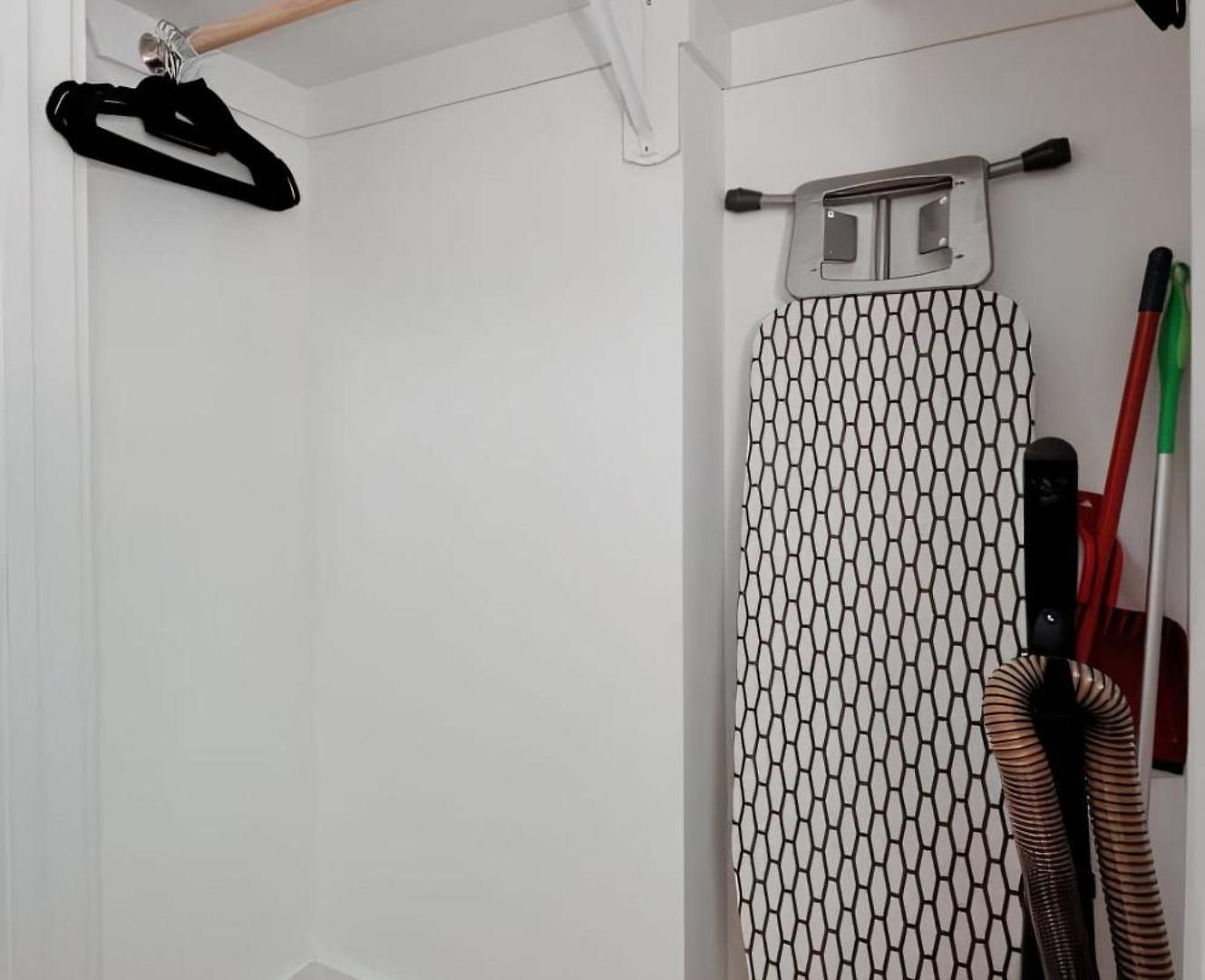 The Emerson Vibe 8742 Apartment *