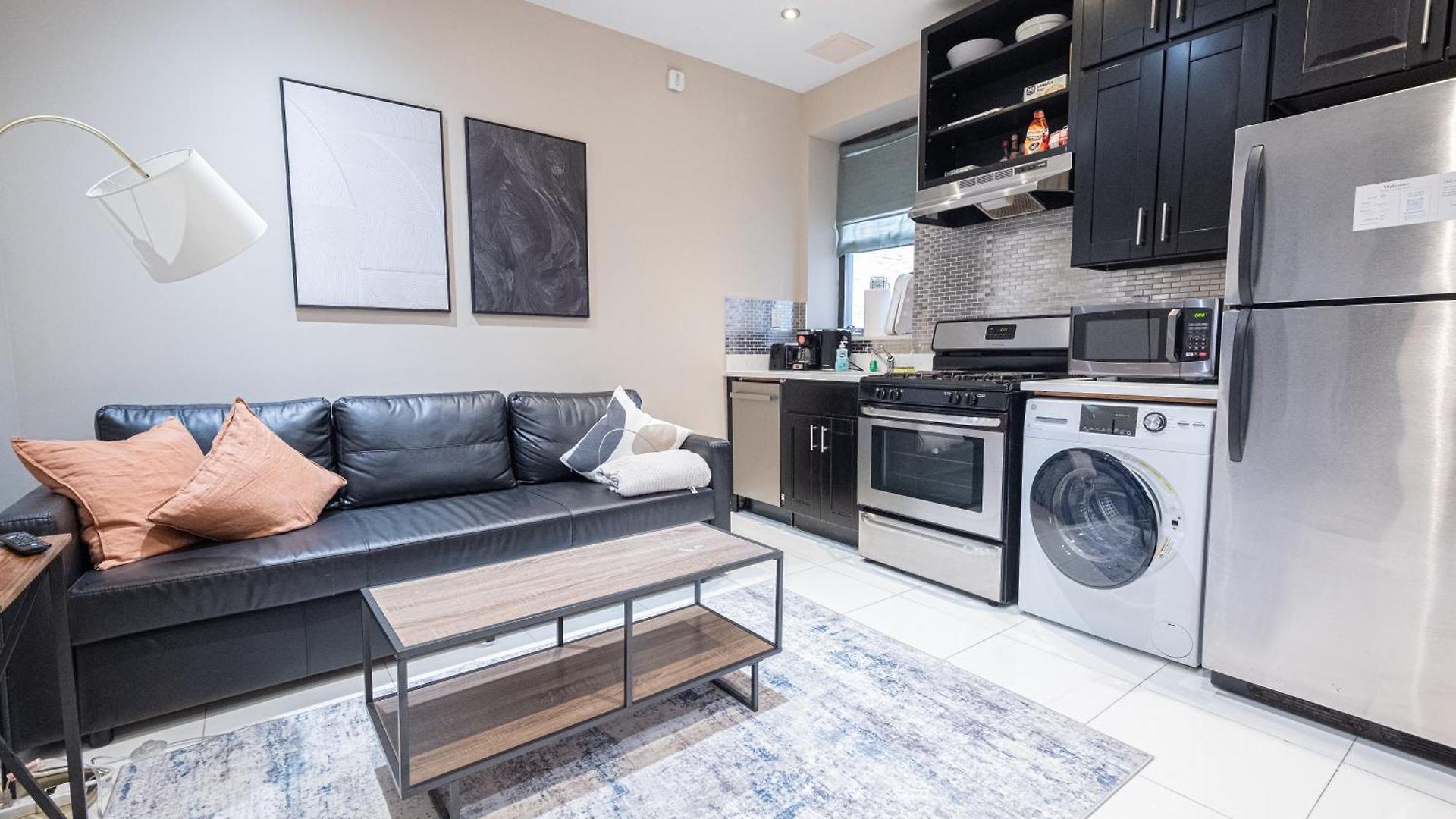 Comfy 2 Bedroom On Park West Apartment