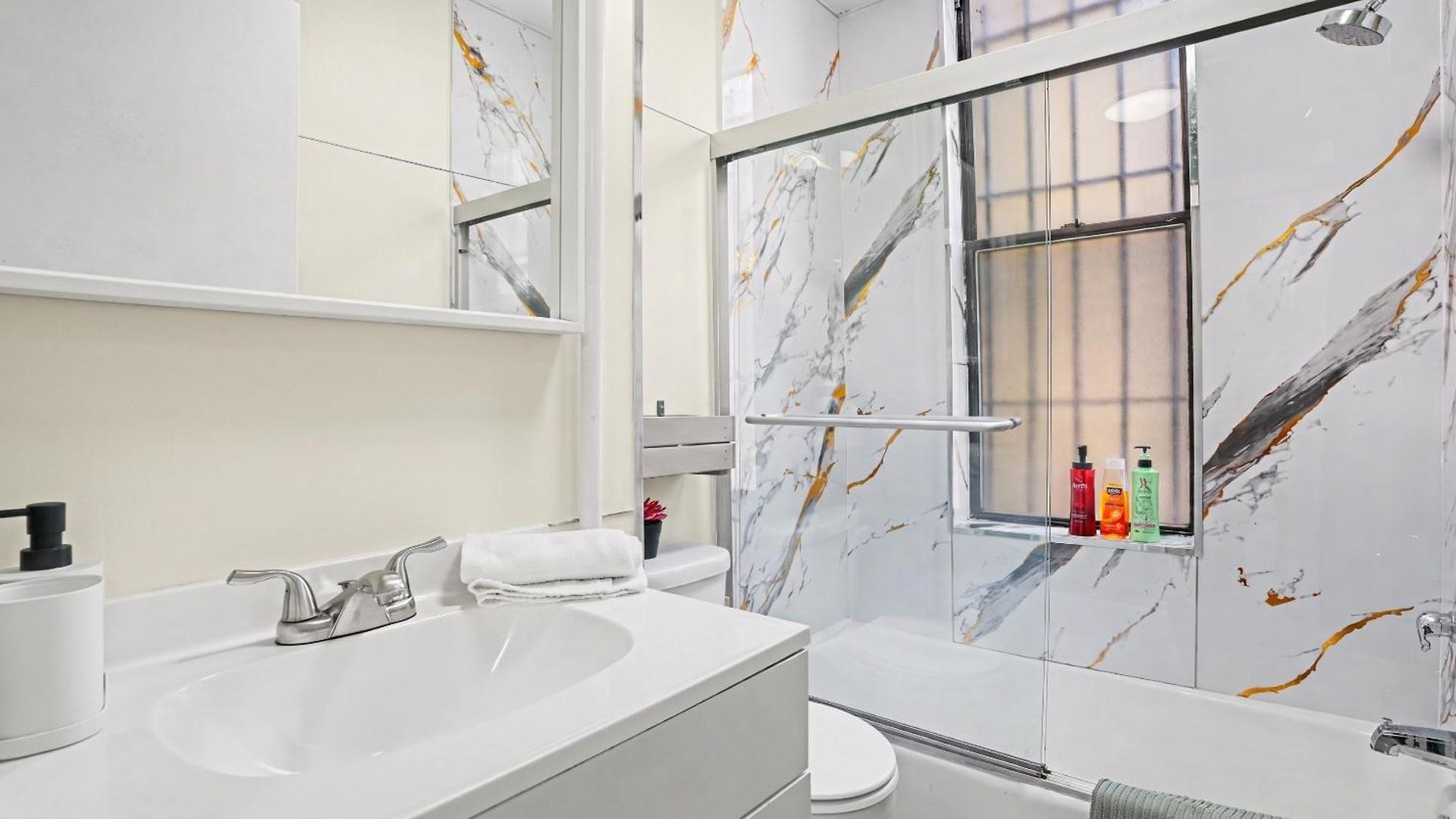 Elegant 3 Bedroom Unit In Lower Manhattan * New York