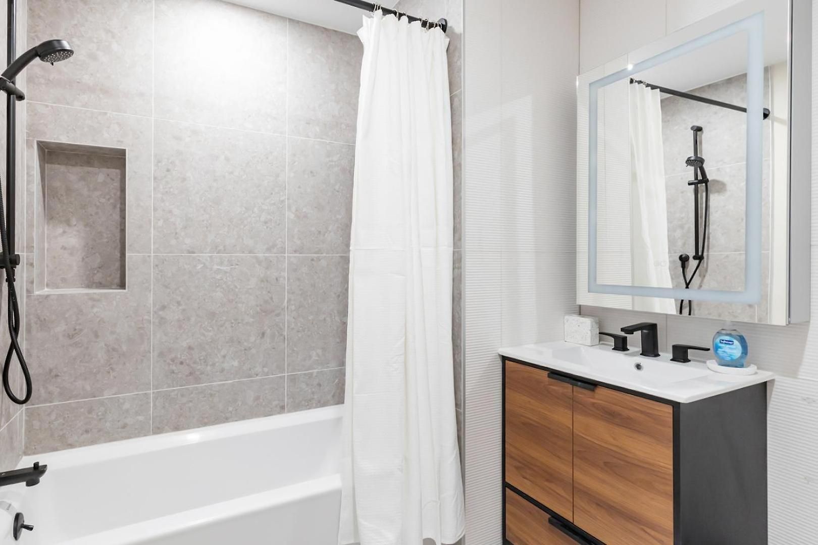 Landing Modern 2Bd Rooftop Lounge Gym Apartment *